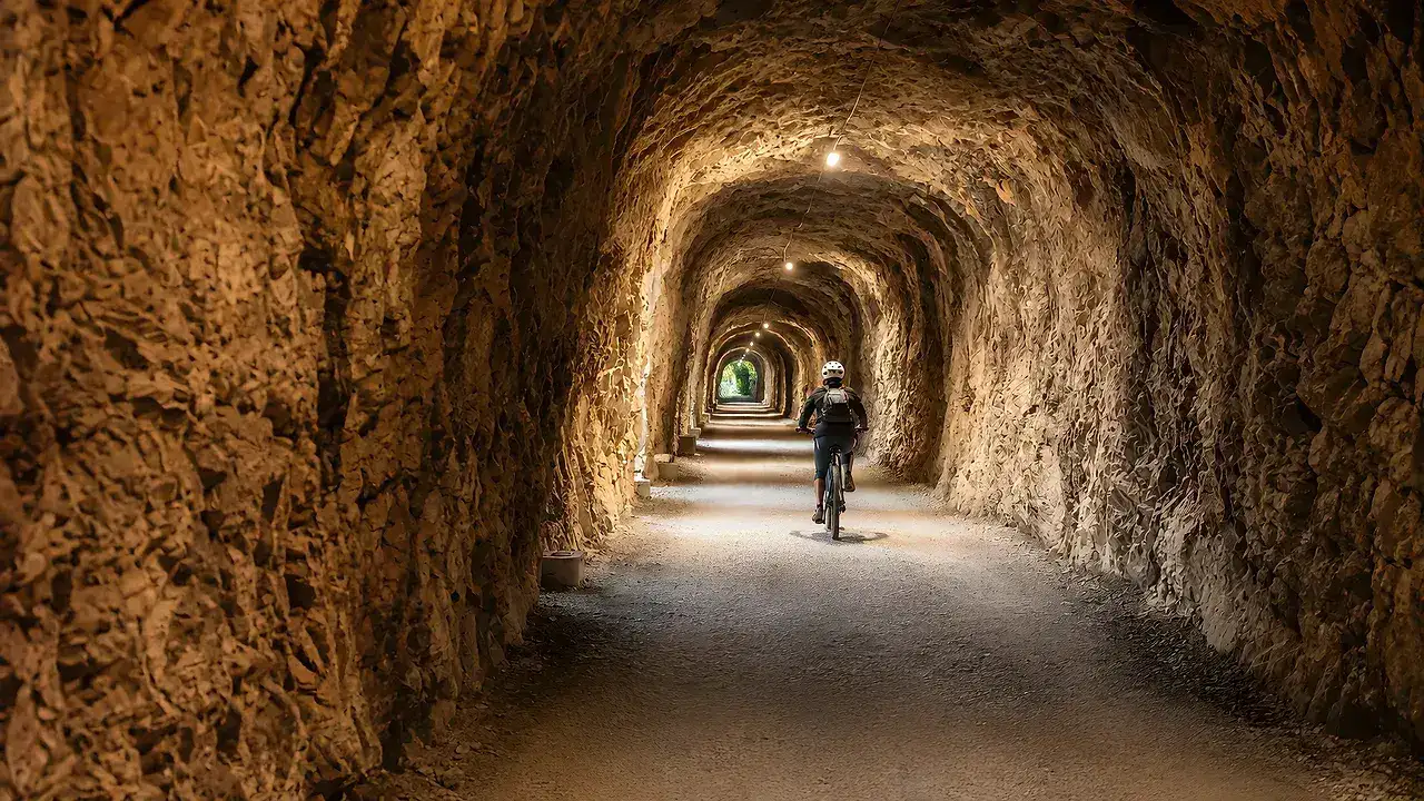 Boca doble de túnel en la senda