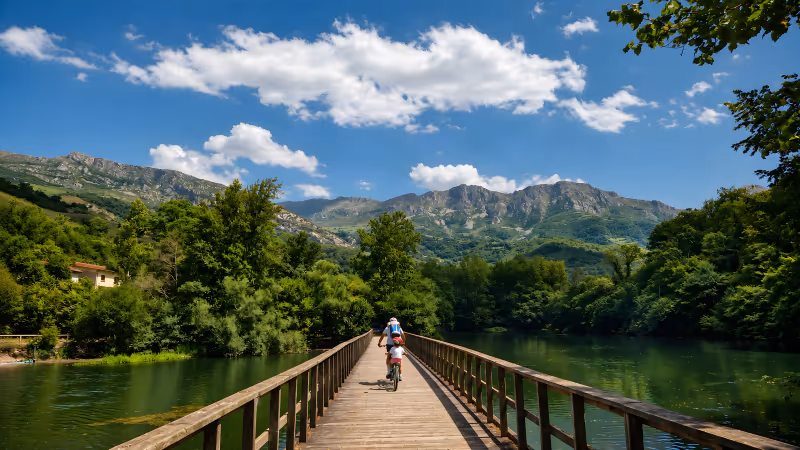 View of the Ruta del Oso valley with the Valdemurio reservoir in the background